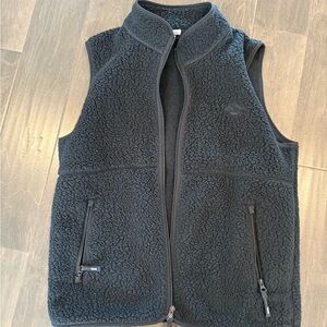 Aritzia polar tech black vest medium